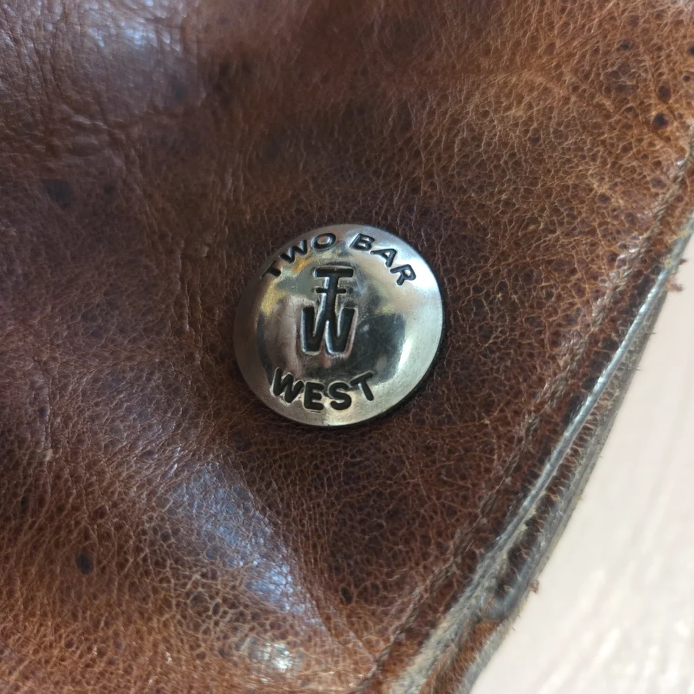 TWO BAR WEST Brown Leather Cross Purse